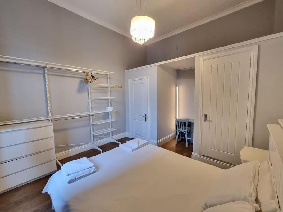 Apartment Earls Ct With Terrace London