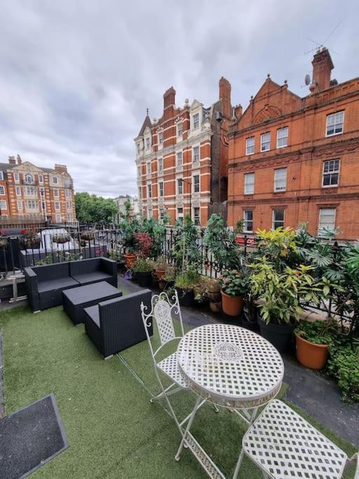Earls Ct With Terrace * London