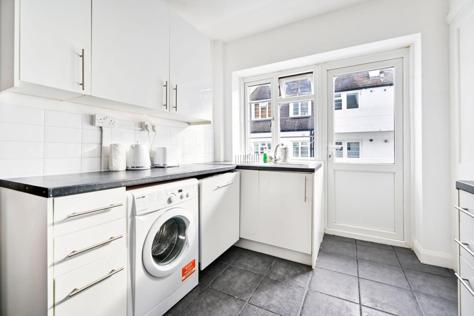Guestready - Relaxing In Streatham London