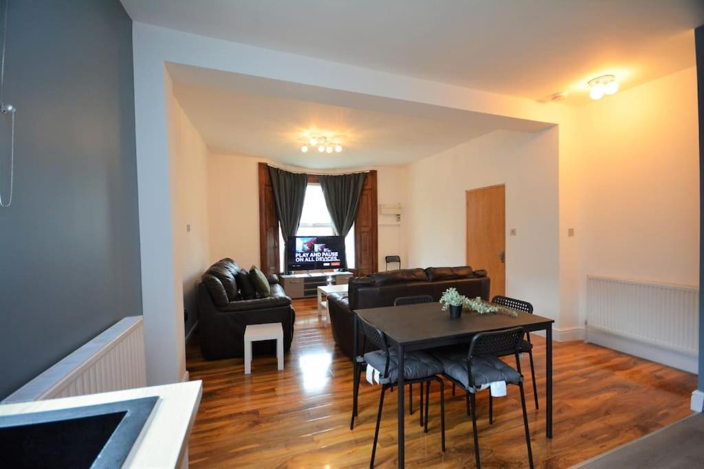 Lovely 4bedroom Apartamento