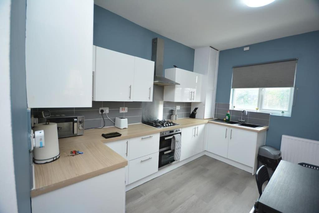 Lovely 4bedroom Apartamento *