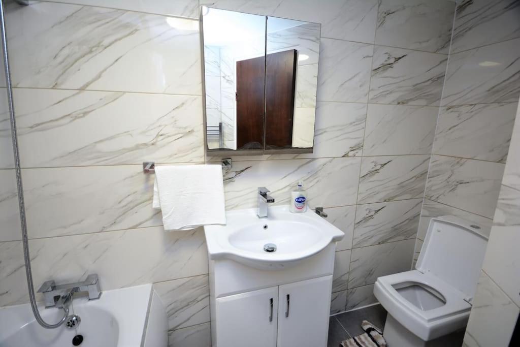 Lovely 4bedroom Apartamento