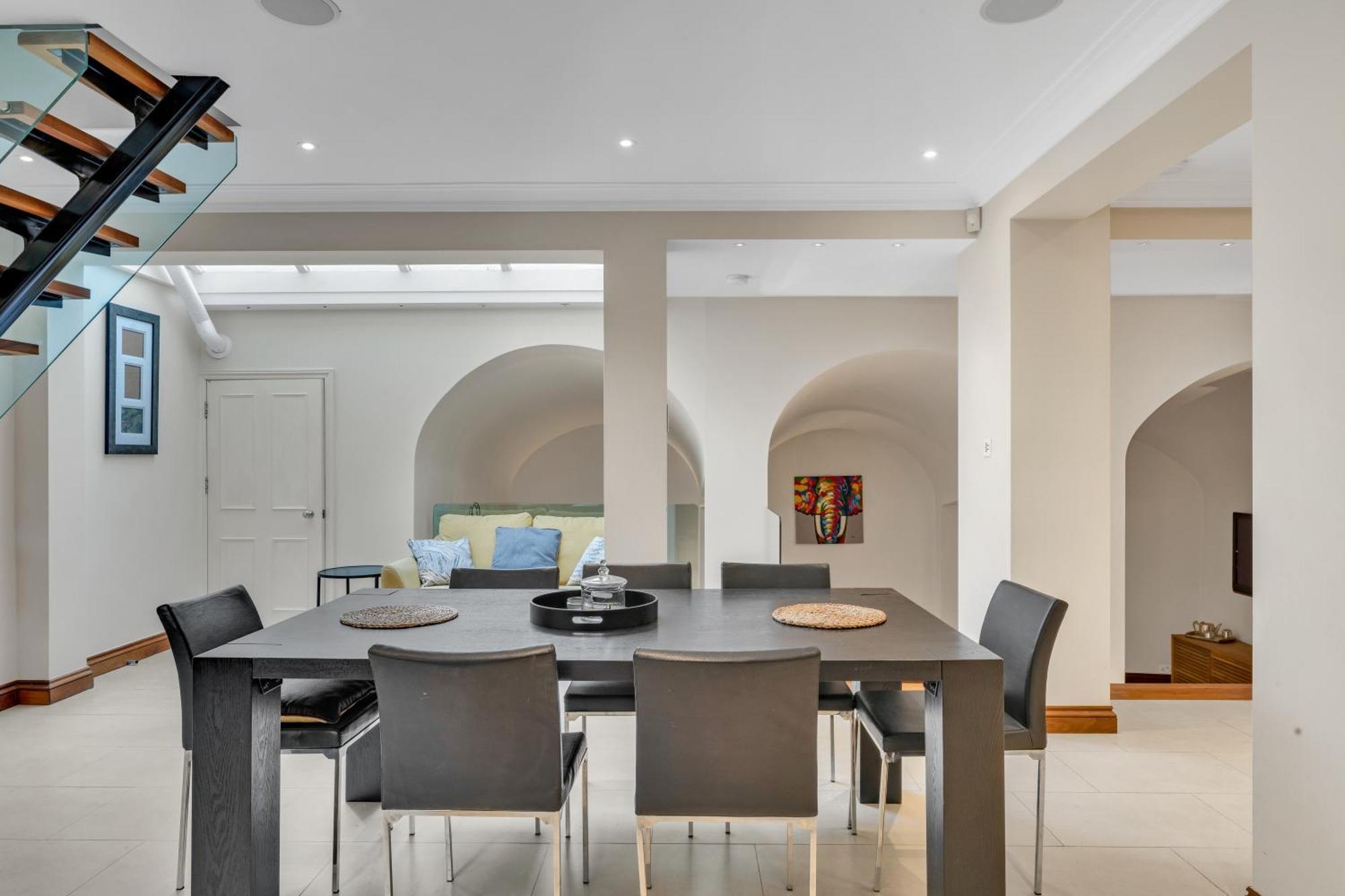 3-bed Grand Triplex In Westminster Appartement