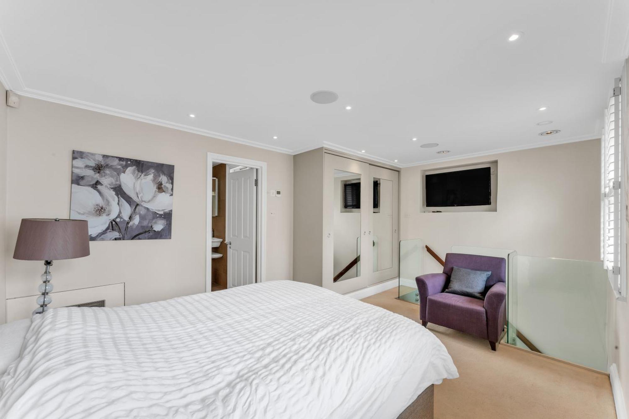 3-bed Grand Triplex In Westminster * Londen