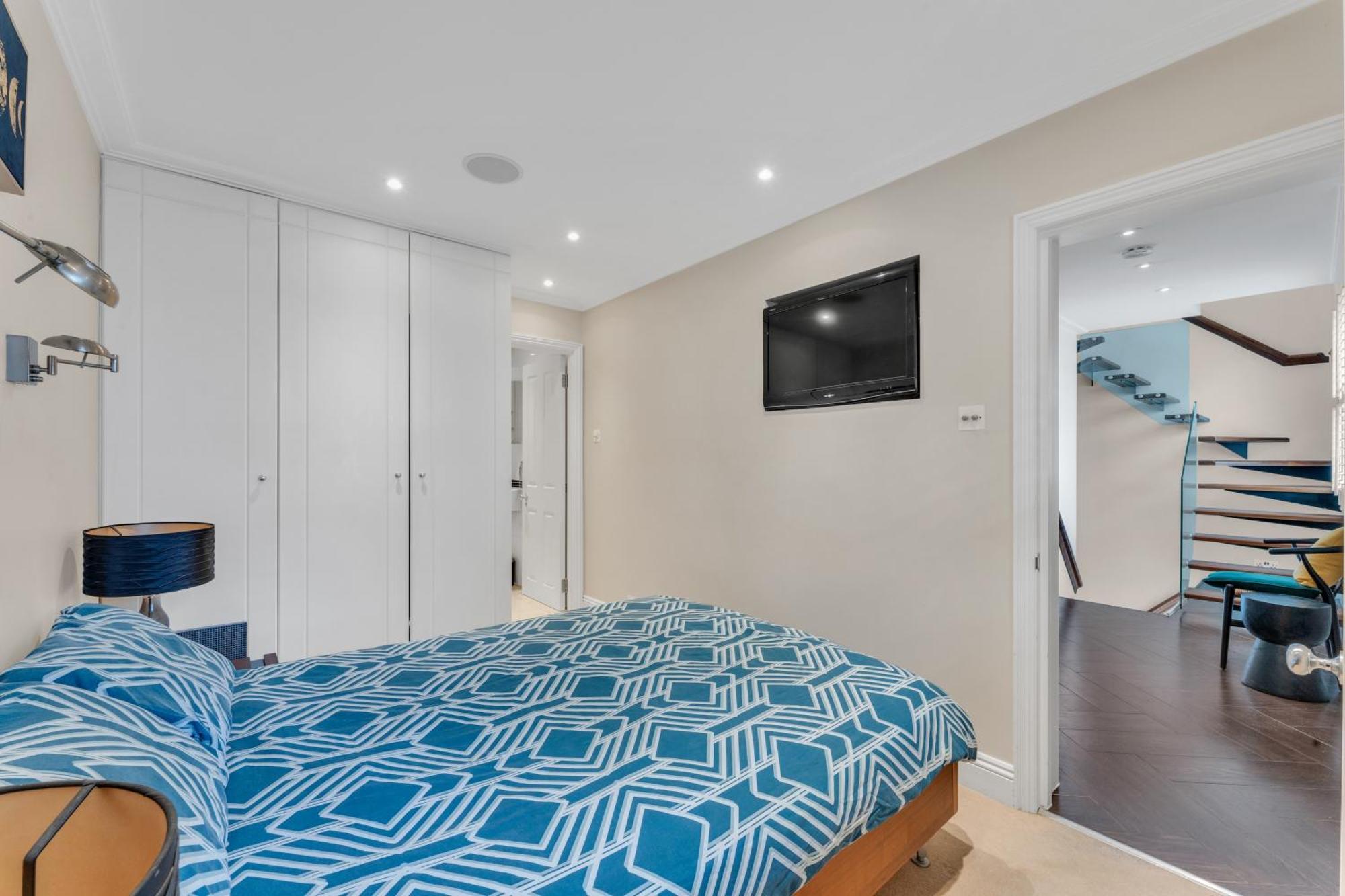 3-bed Grand Triplex In Westminster Appartement Londen
