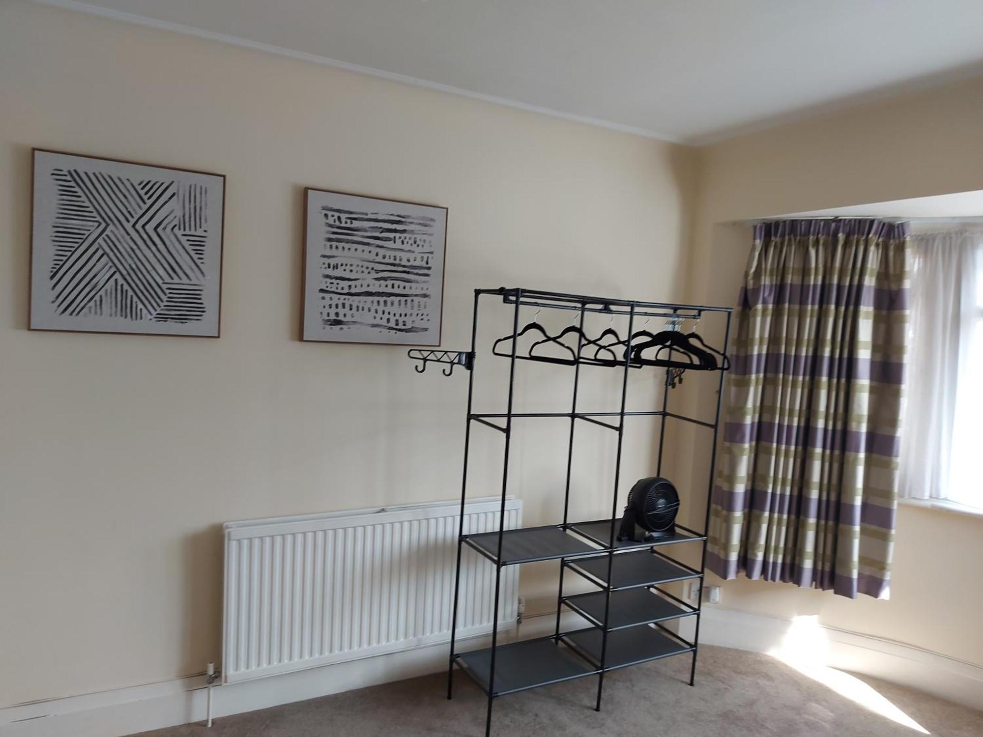 Large 4 Bedrooms Golders Apartamento *