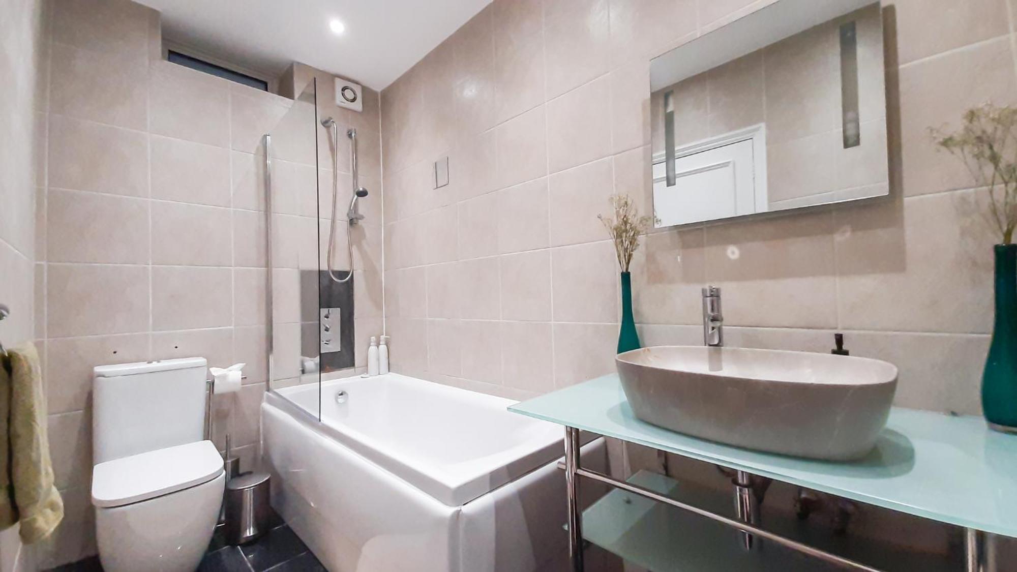 Enchanting 3 Bedroom Flat * London