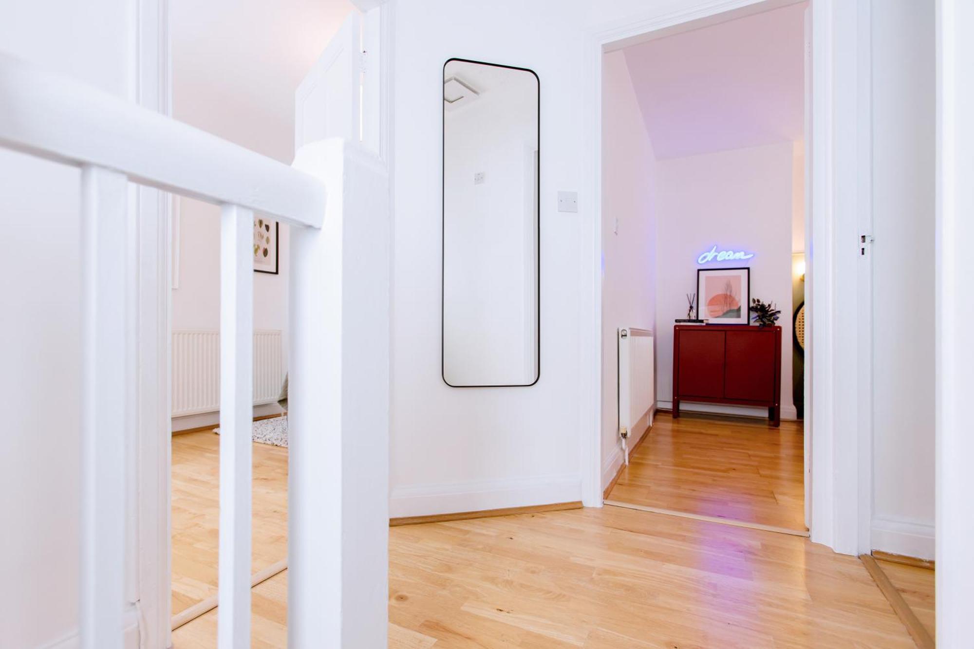 3-bed House - Next To Olympic Park & Westfield Londen