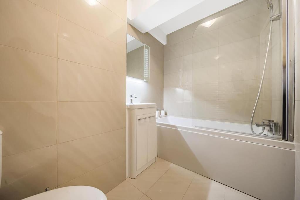 Leilighet Modern 3 Bedroom, 3 Bathroom, Parking, River View *