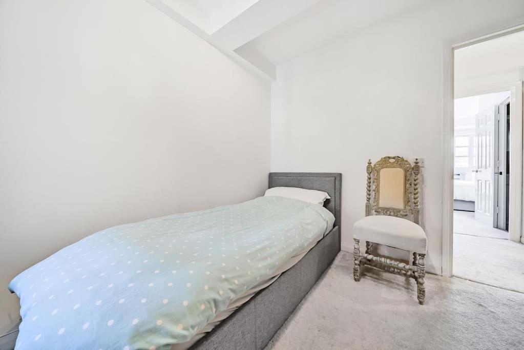 Modern 3 Bedroom, 3 Bathroom, Parking, River View Leilighet *