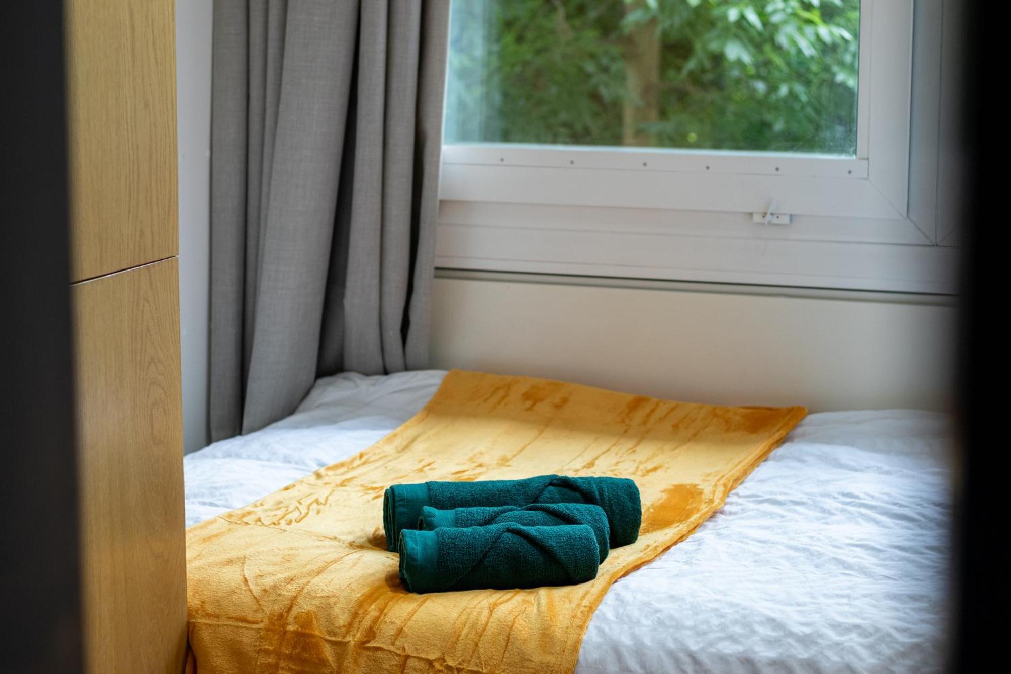 Apartamento Cosy Family Retreat With Garden & Workspace Londres