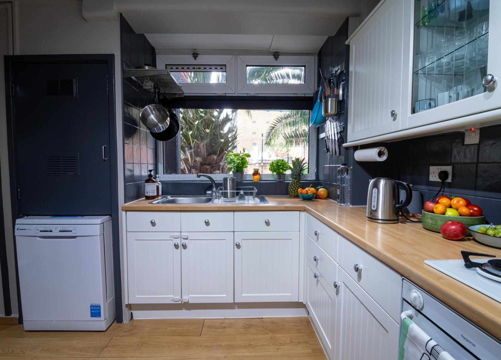 Apartamento Cosy Family Retreat With Garden & Workspace *