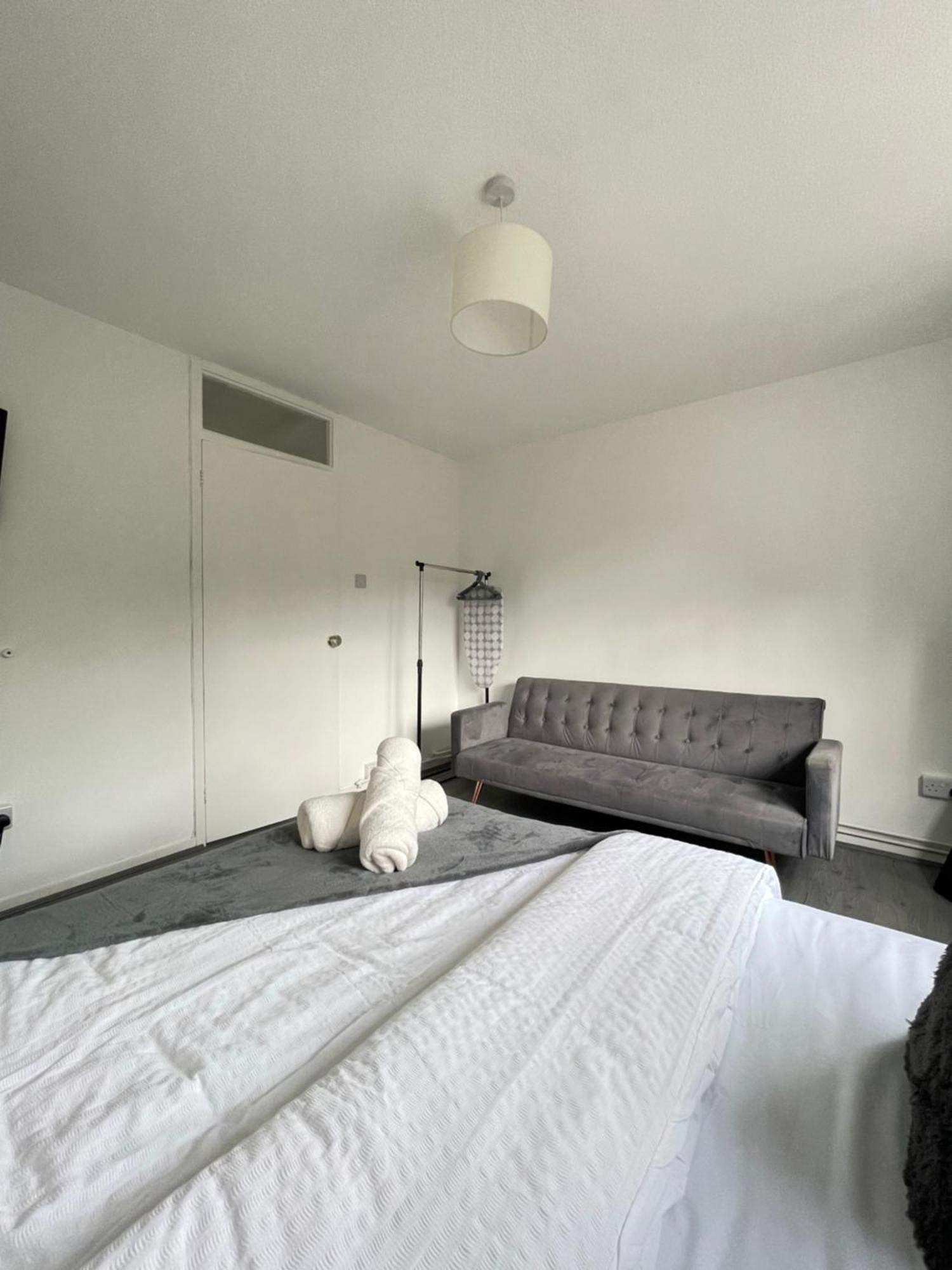 Travellers Hub Bow Apartment