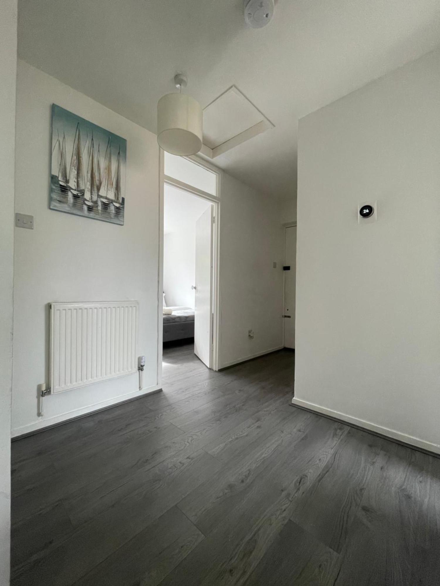 Travellers Hub Bow Apartment London