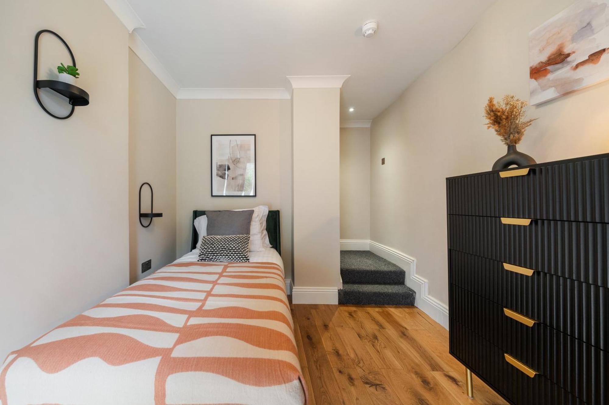 Apartment House Of Cambridge Gardens In Notting Hill London