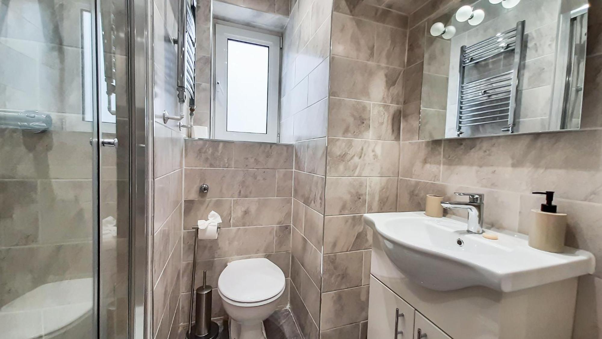 Enchanting 3 Bedroom Flat London