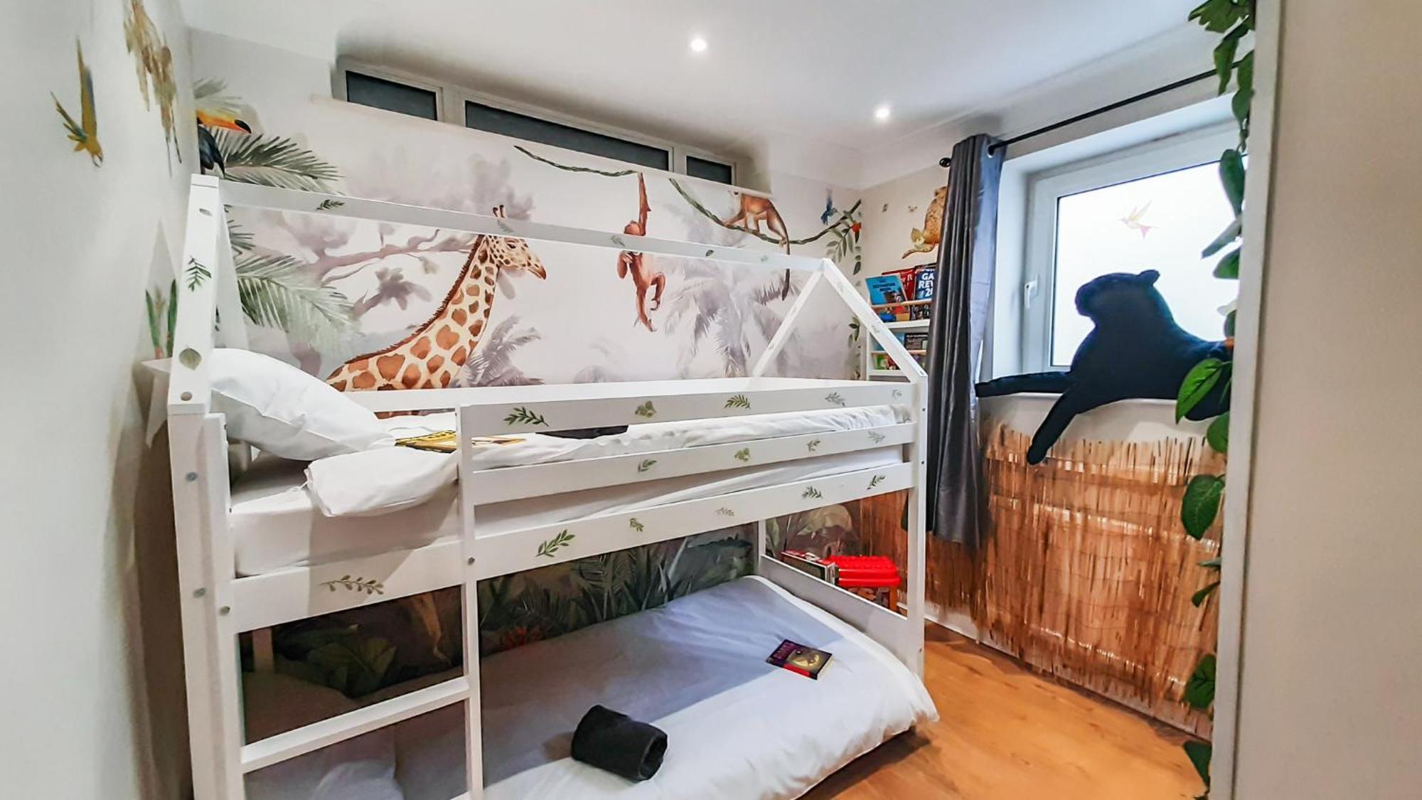 Enchanting 3 Bedroom Flat London