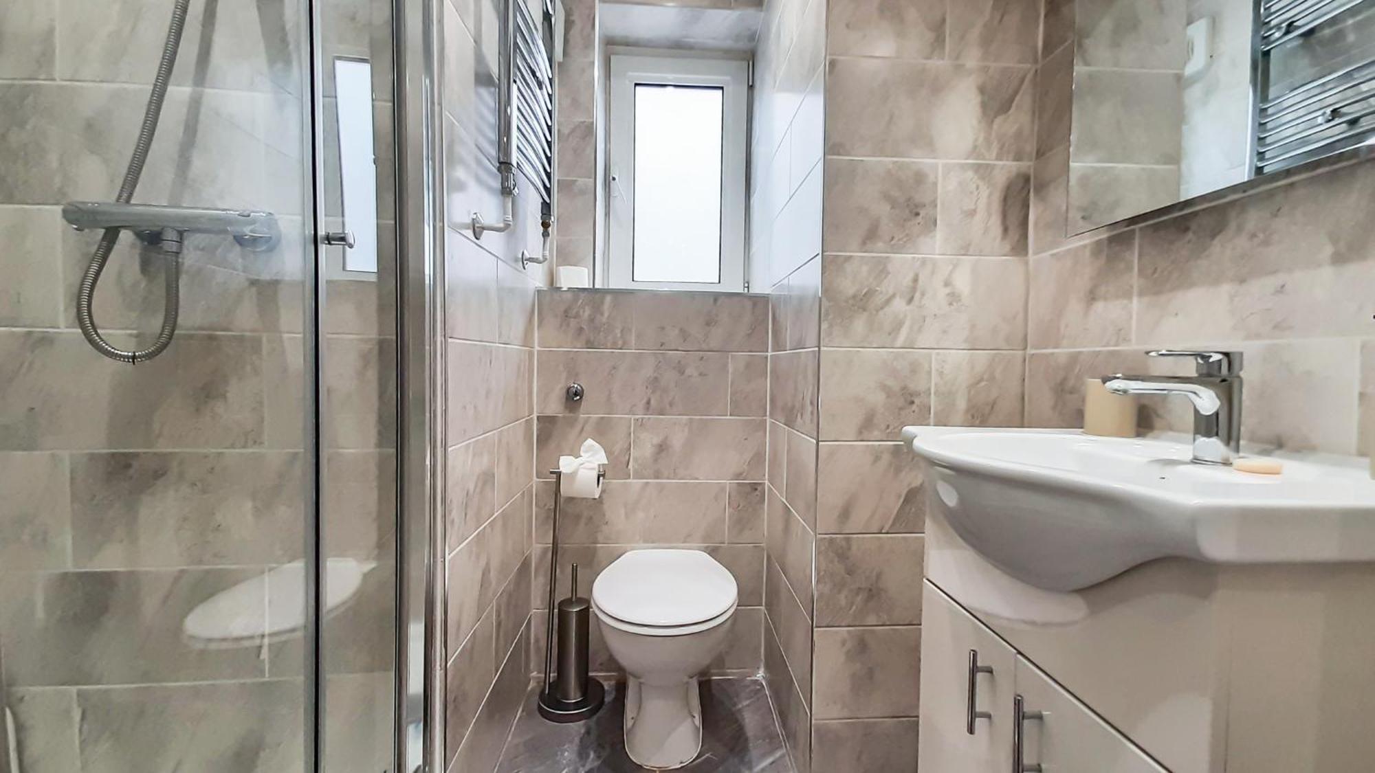 Enchanting 3 Bedroom Flat * London