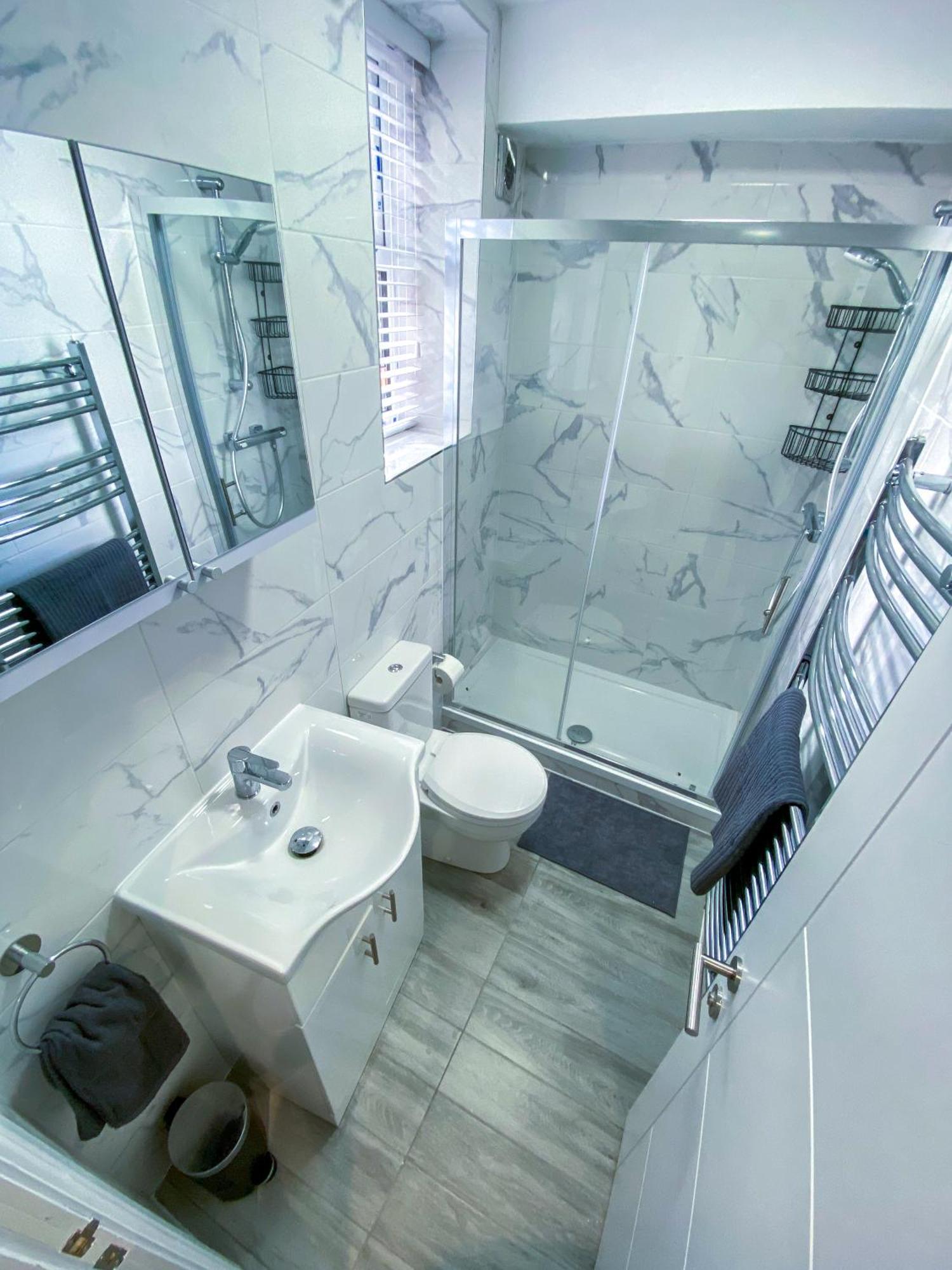 Apartment Stylish 1 Bedroom Flat - 5 Guest London- F1 *