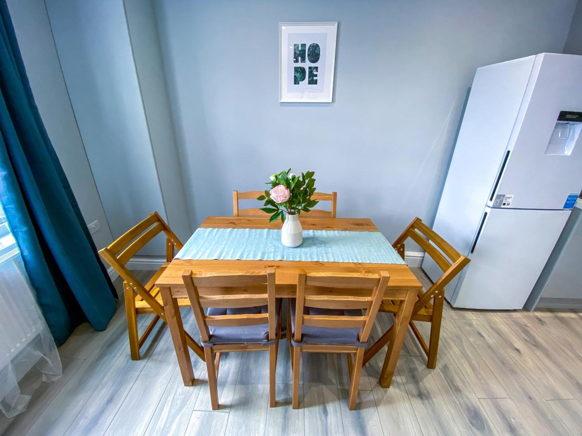 Modern 1-bedroom Flat, 5 Guest, - F2 Appartement