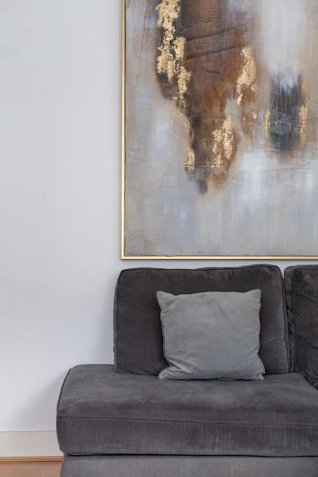 Spacious & Chic 3-bed House Near Central