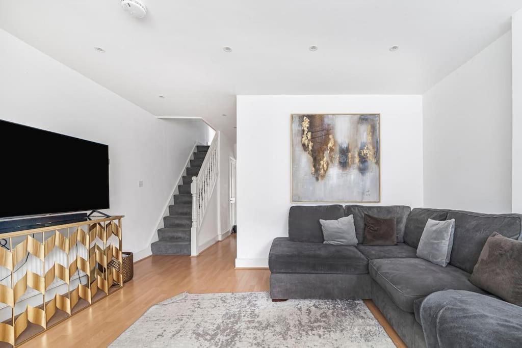 Apartment Spacious & Chic 3-bed House Near Central