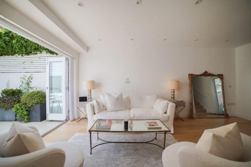 The Prestigious With Modern Elegance London