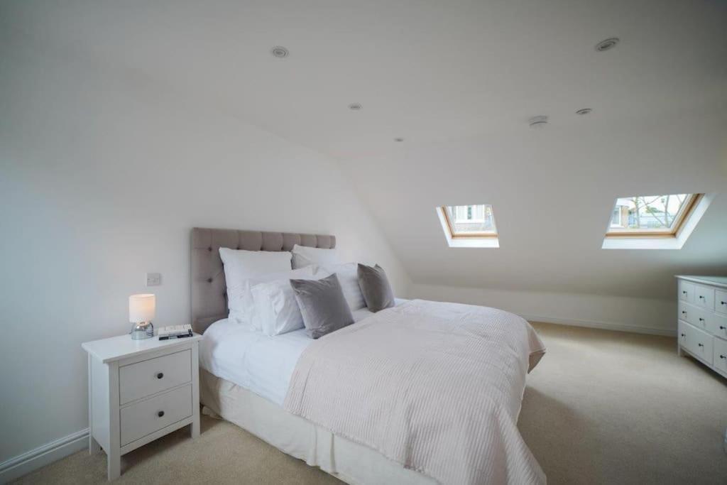 The Prestigious With Modern Elegance Apartment