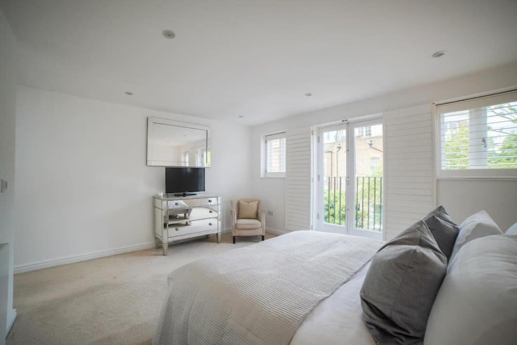 The Prestigious With Modern Elegance London