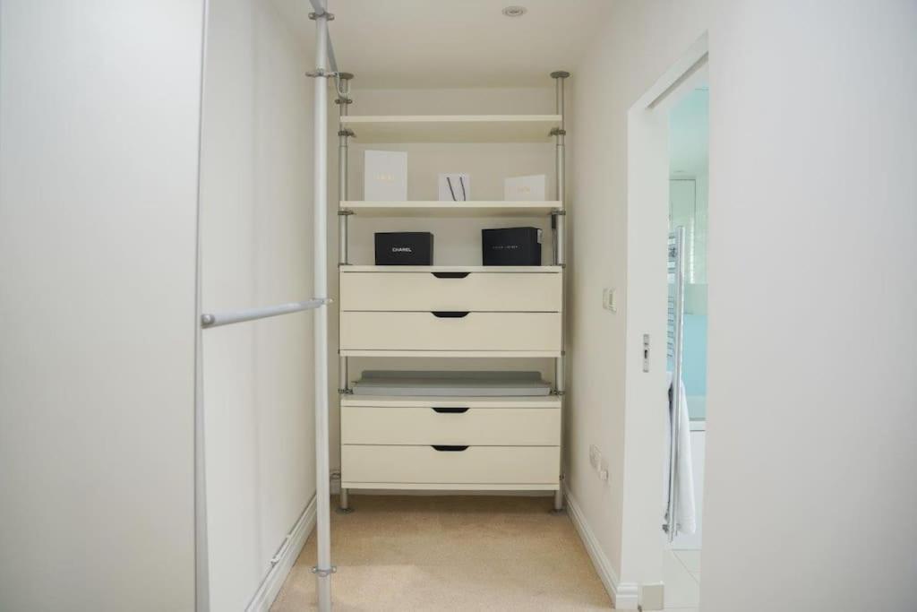 The Prestigious With Modern Elegance Apartment