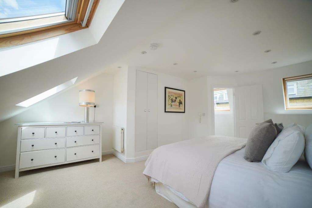The Prestigious With Modern Elegance London