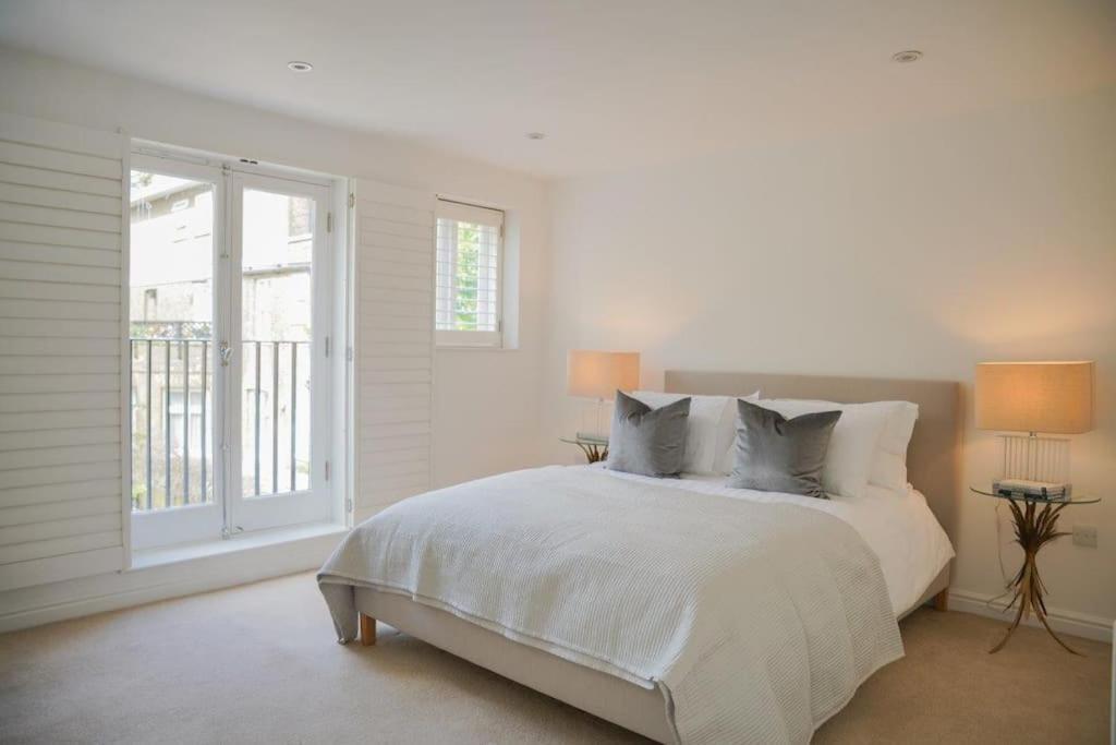 The Prestigious With Modern Elegance Apartment