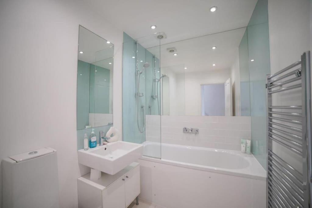 The Prestigious With Modern Elegance London