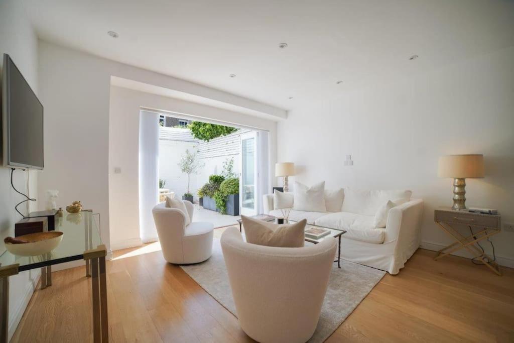 The Prestigious With Modern Elegance Apartment