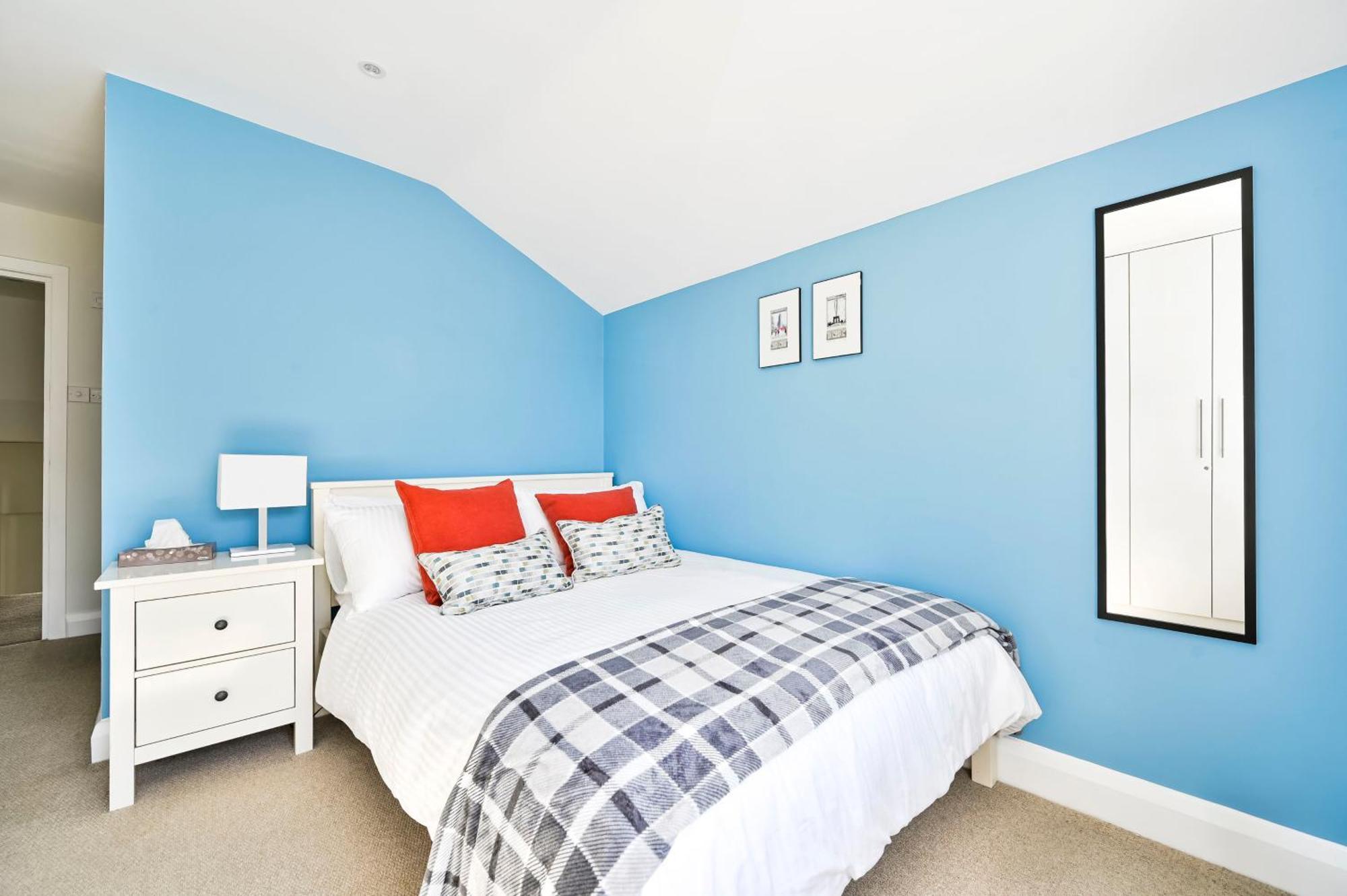 New Chic 3-bed Flat In Clapham Leilighet London