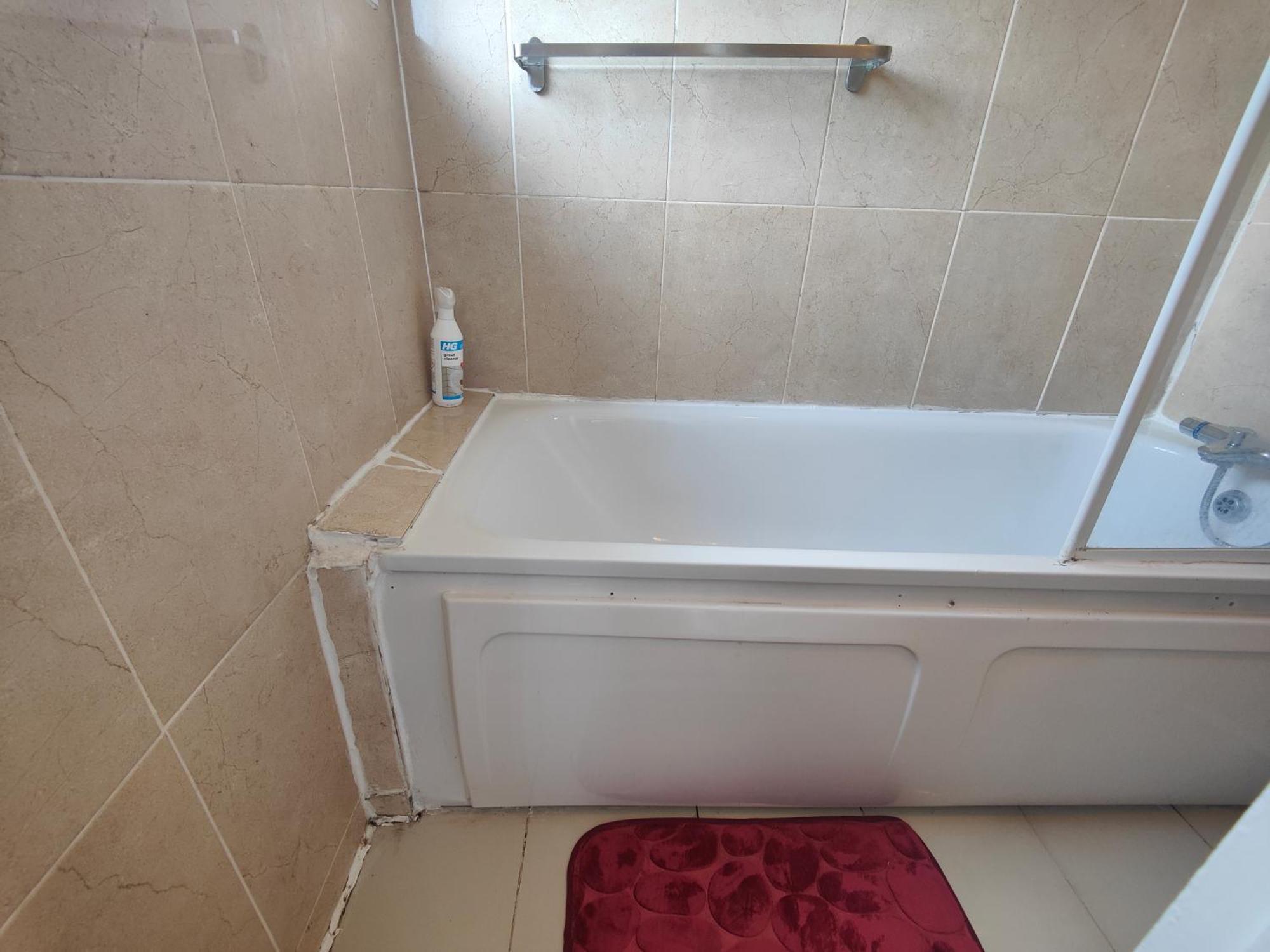 Charming Double Bed Retreat London