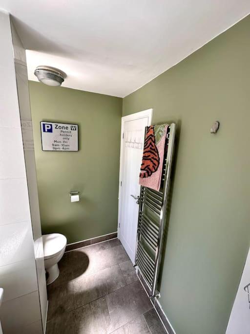 Apartment Stylish 2 Bed In Perfect East Location *
