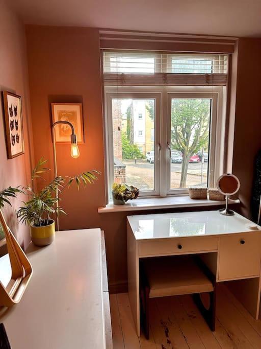 Stylish 2 Bed In Perfect East Location Apartment