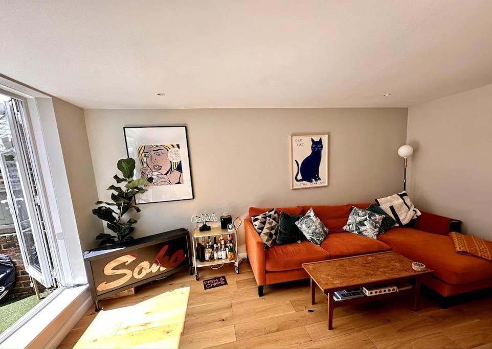 Stylish 2 Bed In Perfect East Location Apartment