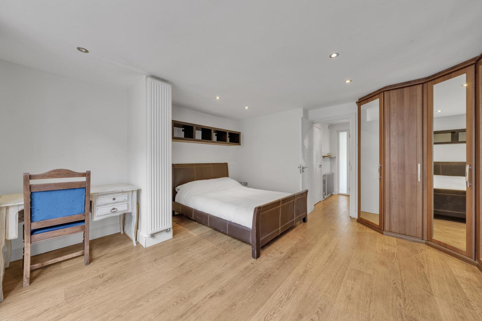 Mews House In Maida Hill With Free Parking London
