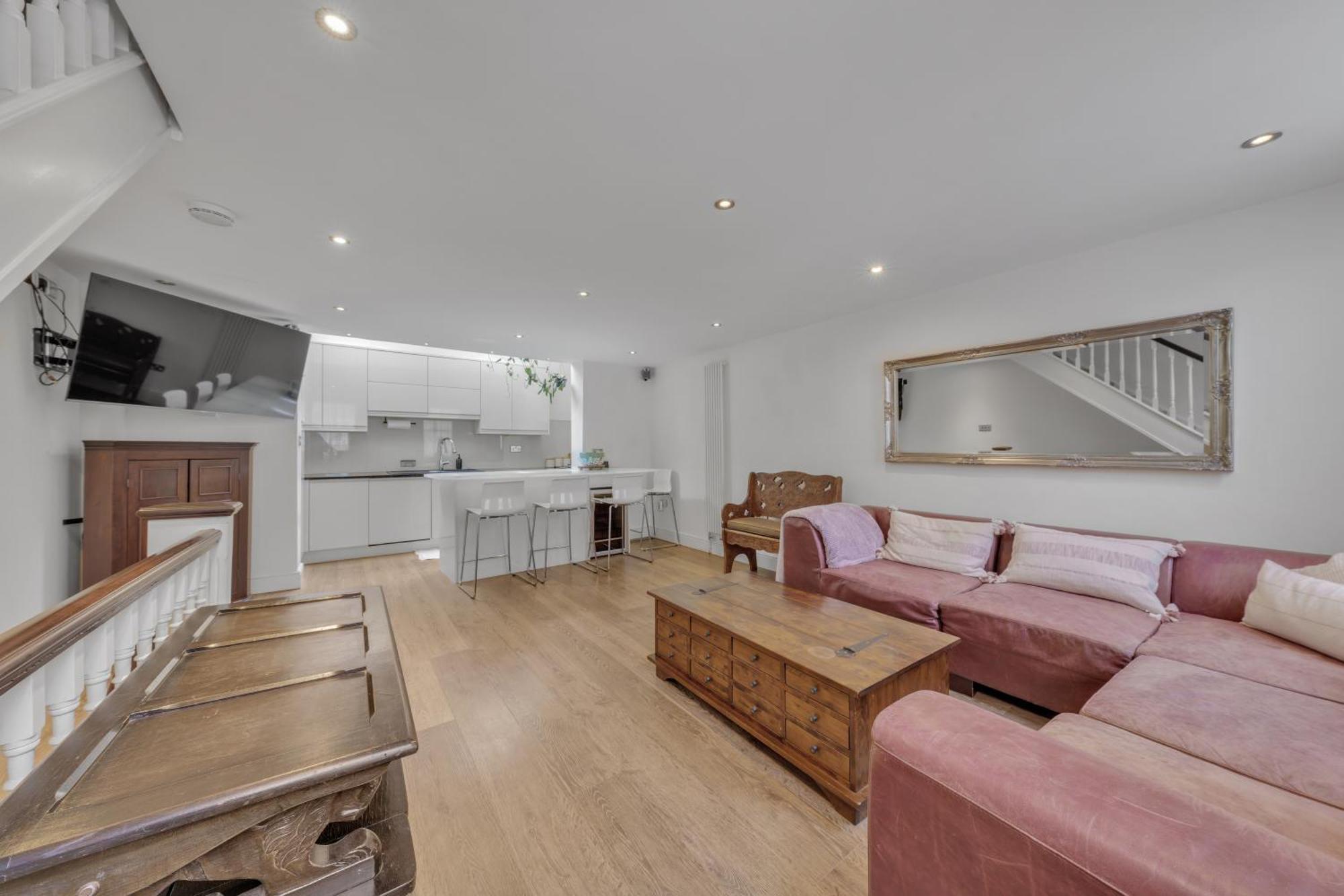 Mews House In Maida Hill With Free Parking London