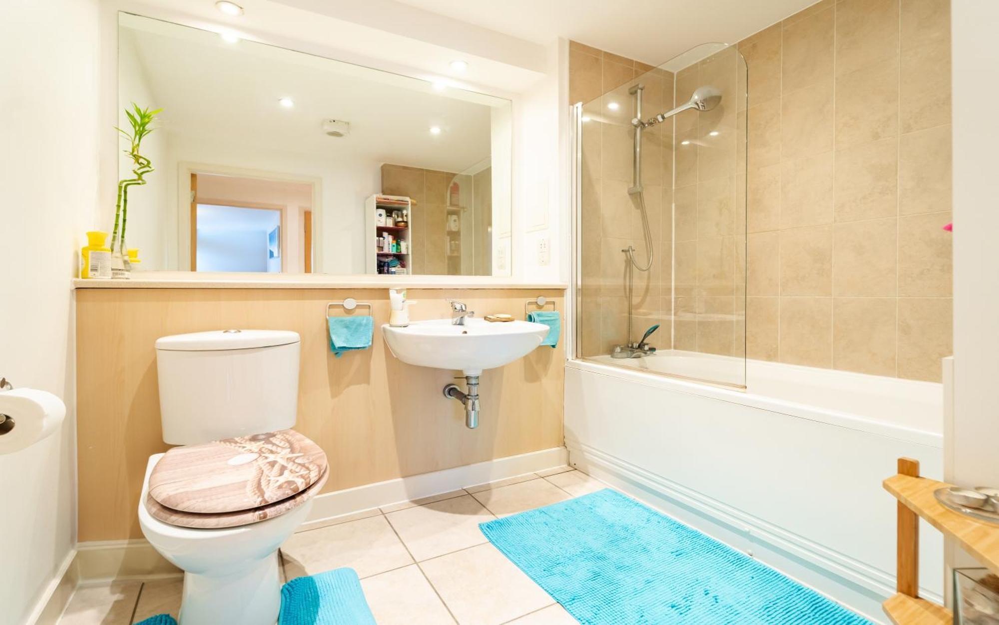 Modern Lovely Bedroom Close To Stations In East London, Zone 2 Homestay *