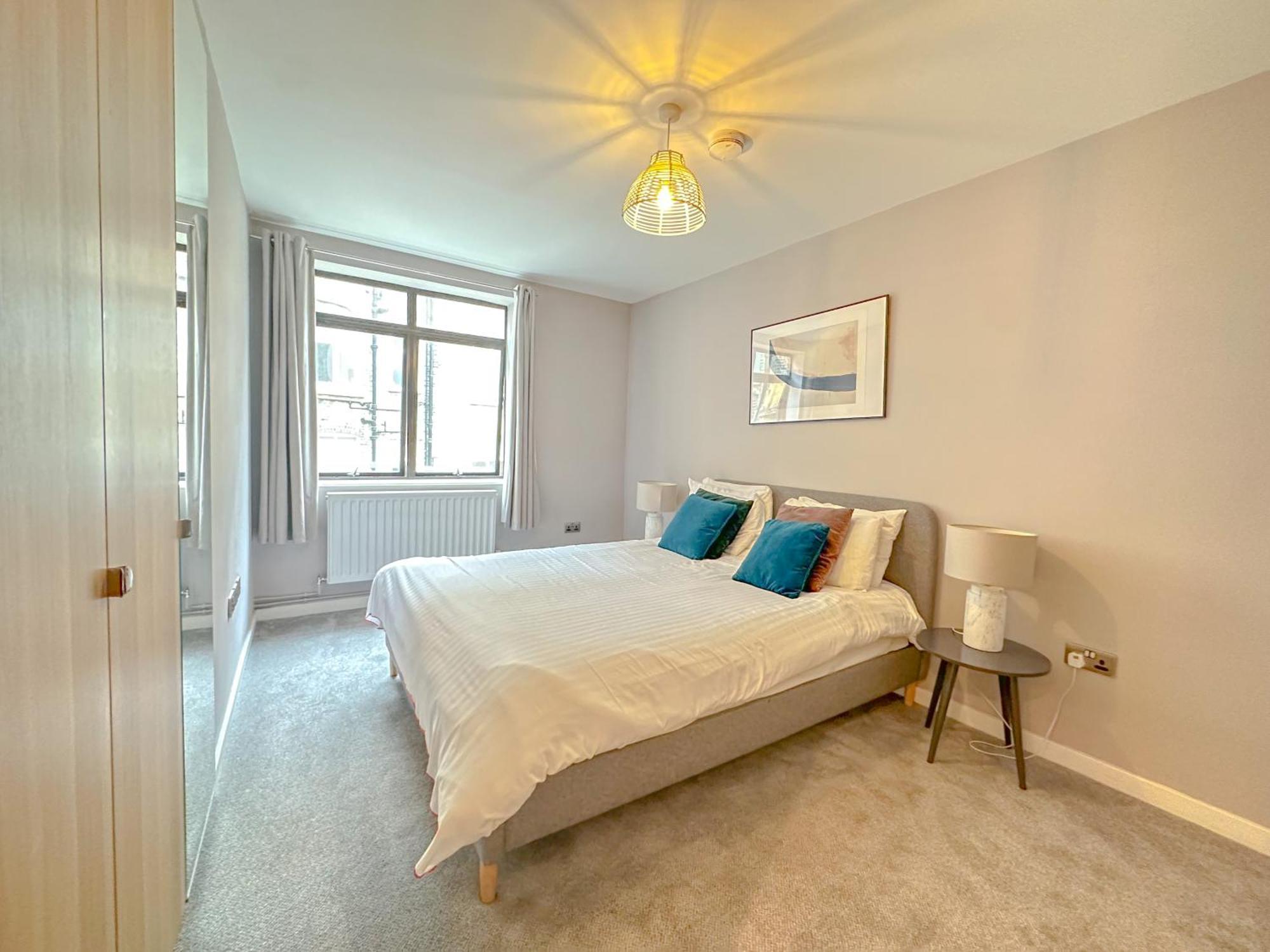 Baker Street Apartment *