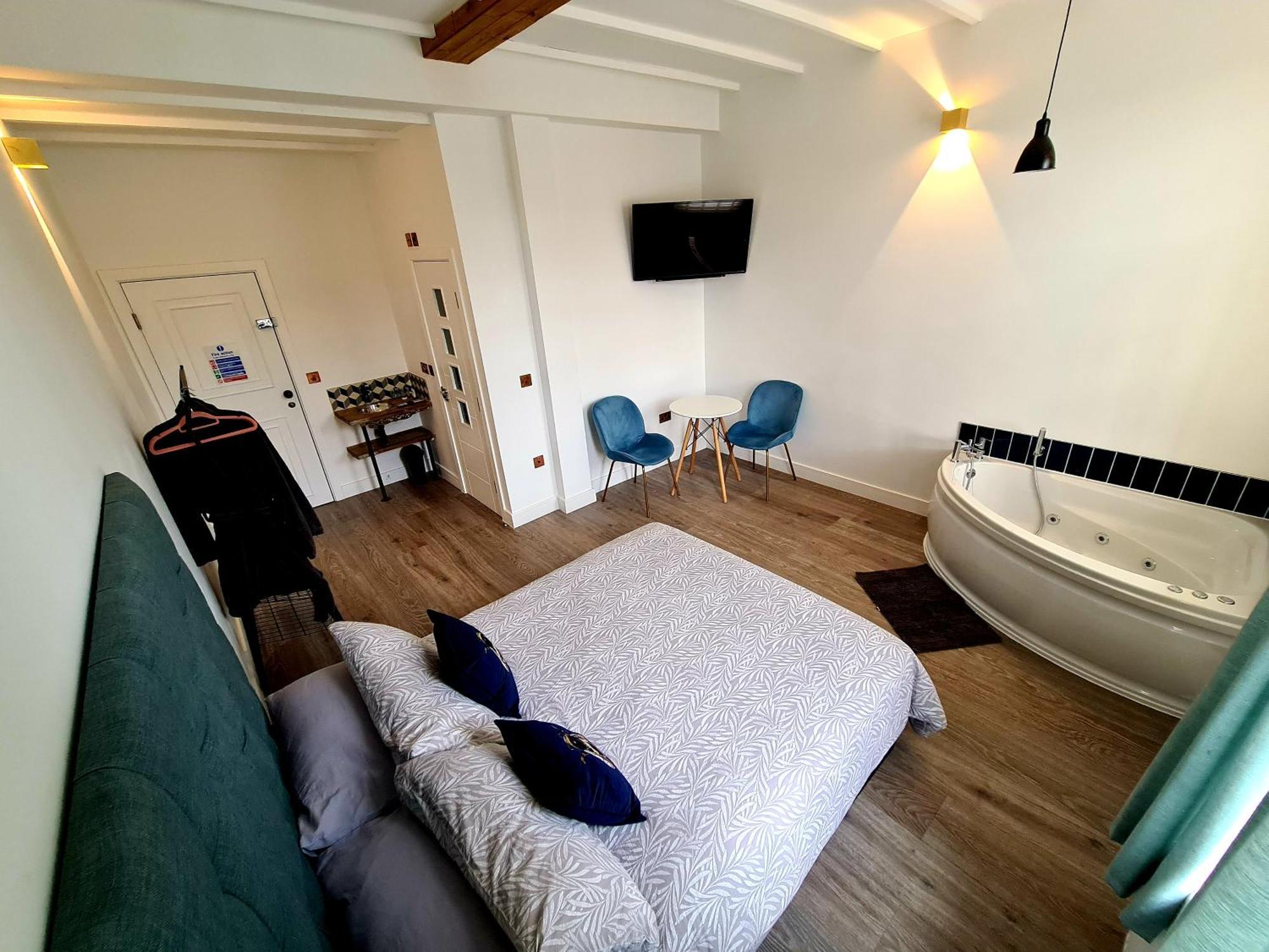 Angel Townhouse Hotell 3*