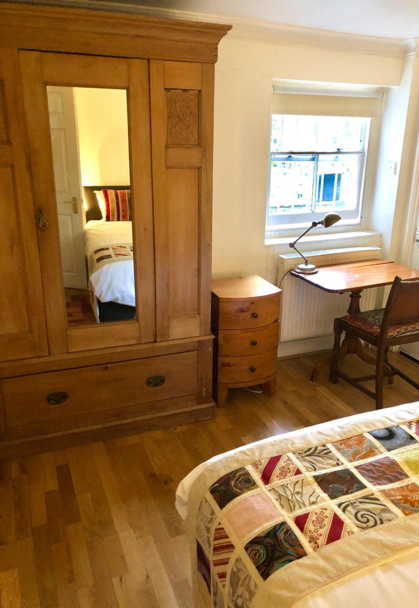 Griffin House * London