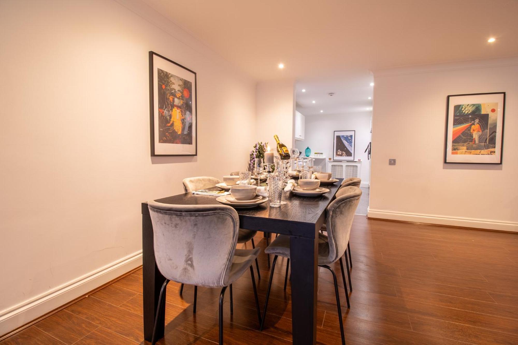 Spacious 2 Bedroom Flat With Pool Table Opposite Green Park 7 Apartment