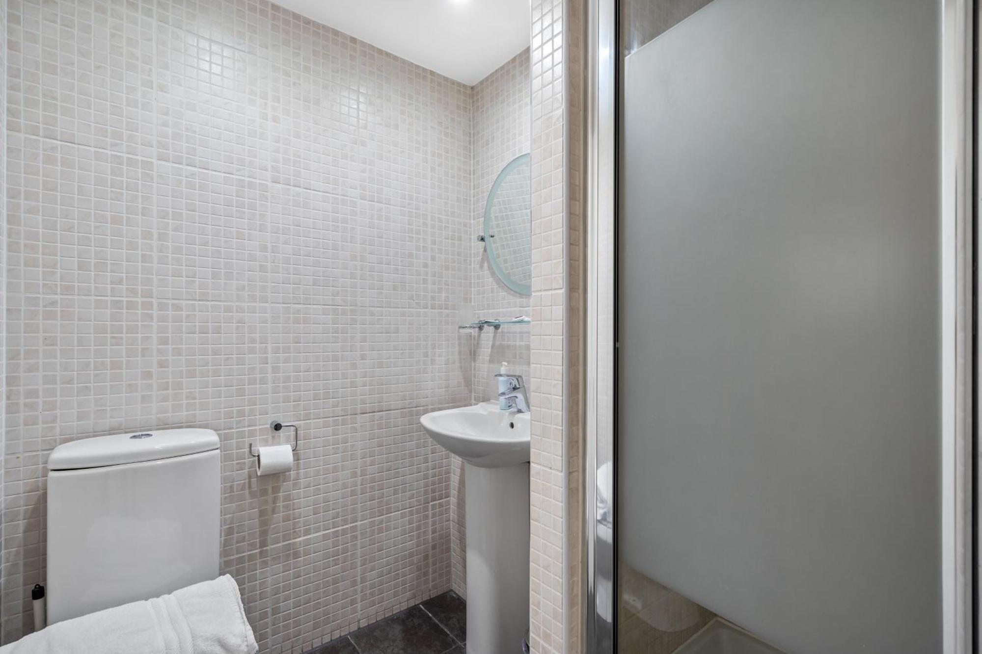 Spacious 2 Bedroom Flat With Pool Table Opposite Green Park 7 Leilighet *