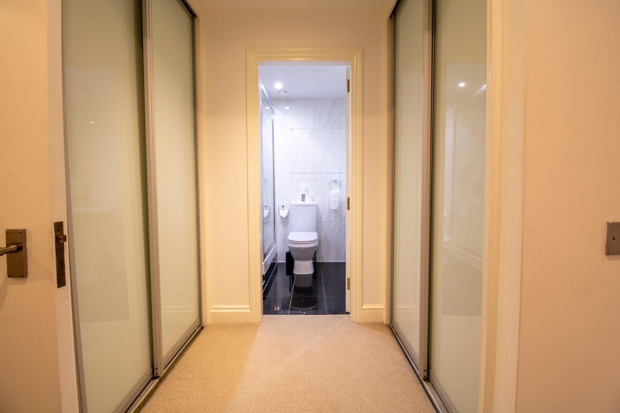 Apartment Spacious 2 Bedroom Flat With Pool Table Opposite Green Park 7 *