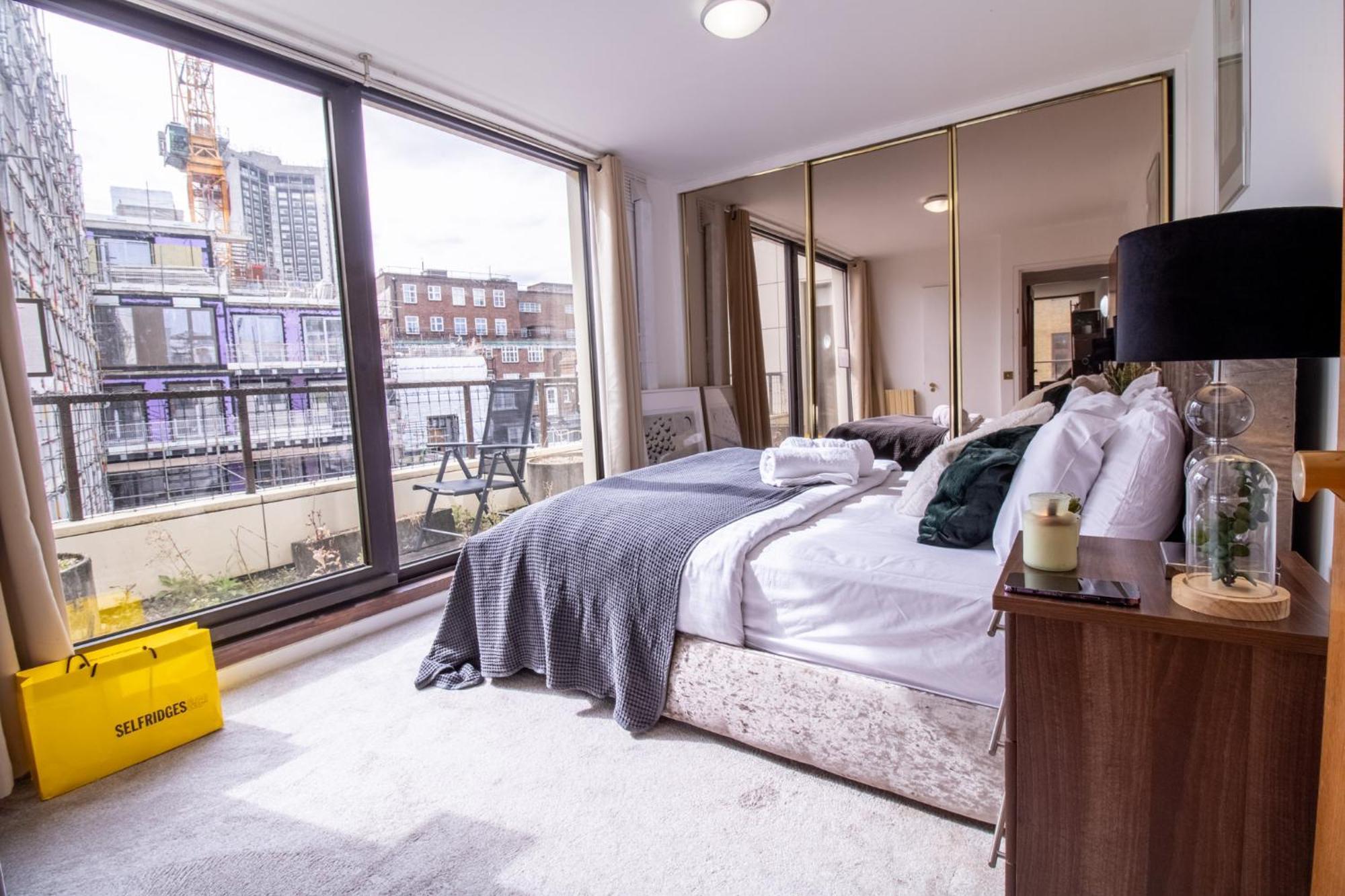 Spacious 2-bedroom In Piccadilly 6100p Apartment London