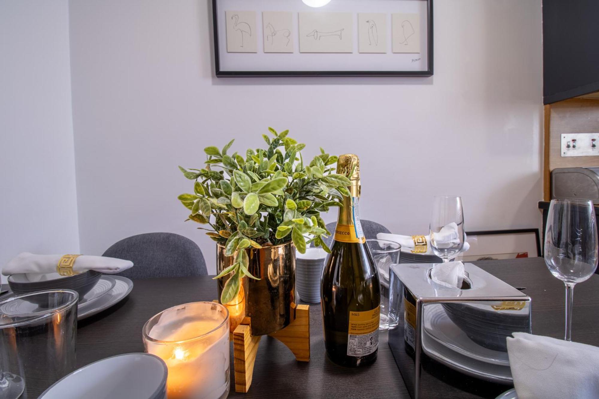 Spacious 2-bedroom In Piccadilly 6100p